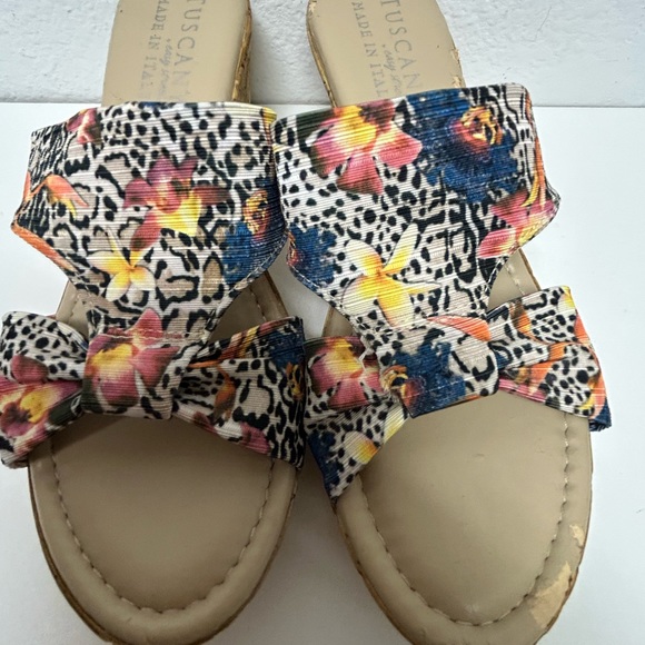 Tuscany by Easy Street flowered wedge sandals. Sz 8 M - Picture 5 of 9